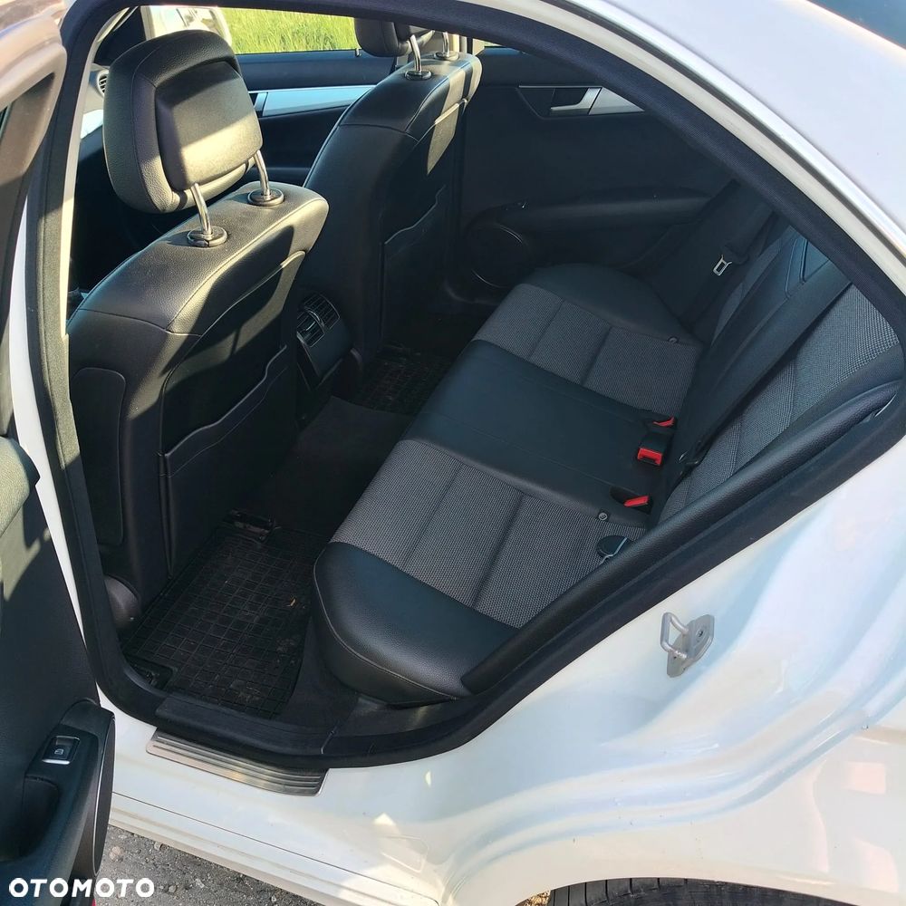 Mercedes-Benz Klasa C 200 CDI Avantgarde Edition - 9