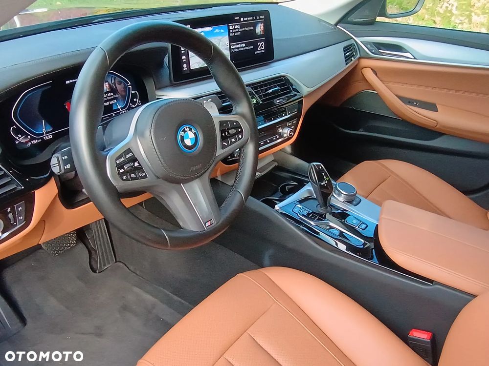 BMW Seria 5 530e Business Edition sport - 13