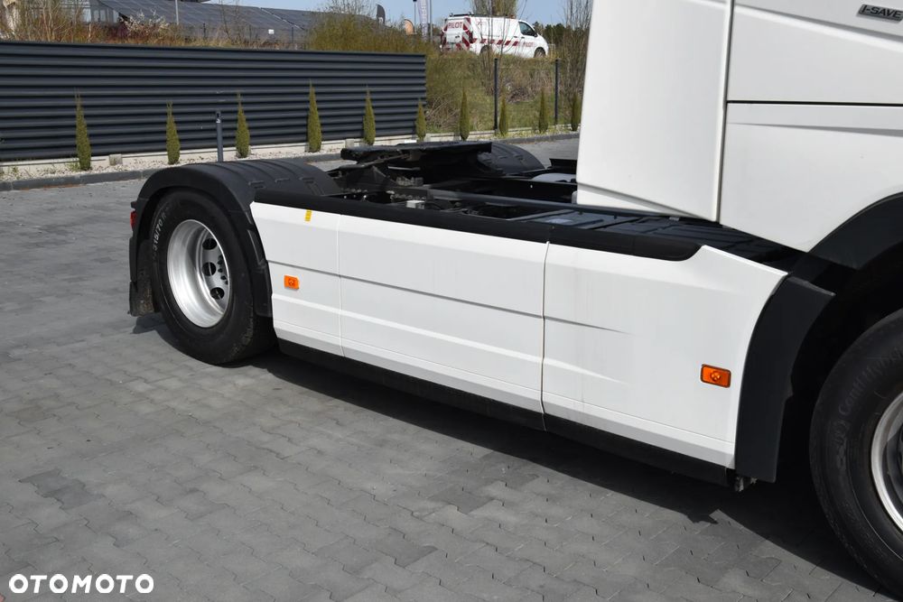 Volvo FH500 / EURO 6 / KLIMATYZACJA POSTOJOWA / ACC / LEDY / 2 ZBIORNIKI / FULL SPILERY / SERWISOWANY / SPROWADZONY - 17