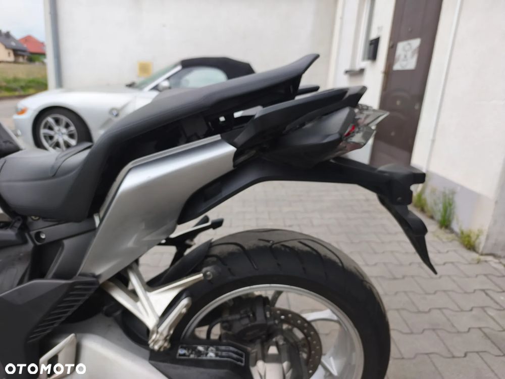 Honda VFR - 13