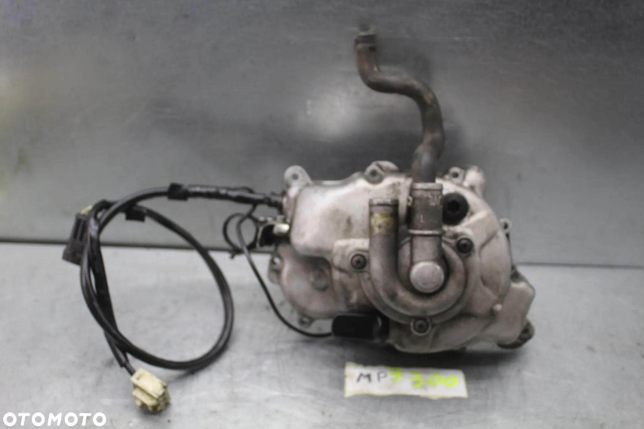 Piaggio MP3 300 Stator iskrownik uzwojenie pompa wody dekiel - 1