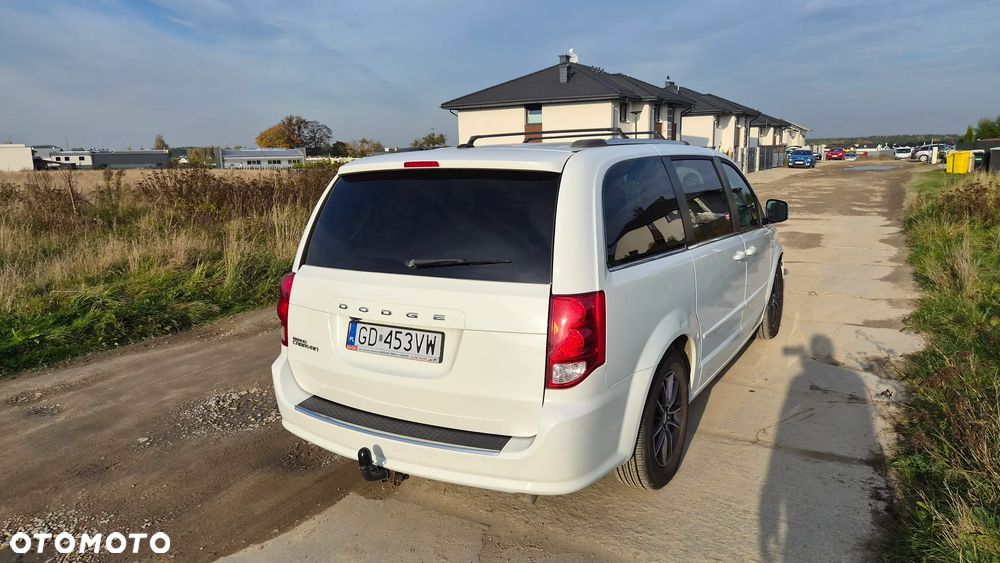 Dodge Grand Caravan - 8