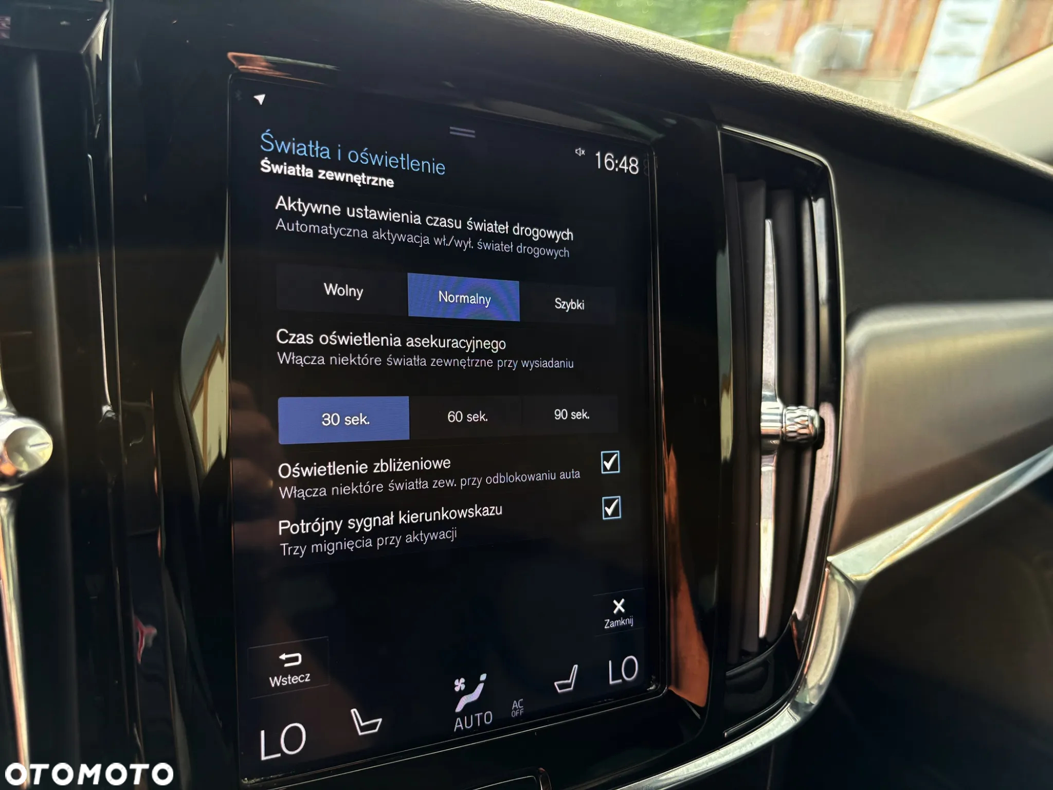 Volvo V90 D3 Momentum Pro - 33