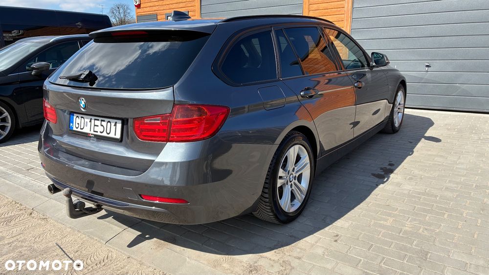 BMW Seria 3 318d Sport Line - 3