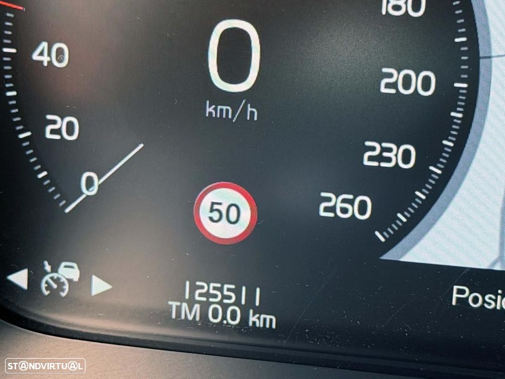 Volvo V90 2.0 D4 Momentum Plus Geartronic - 36