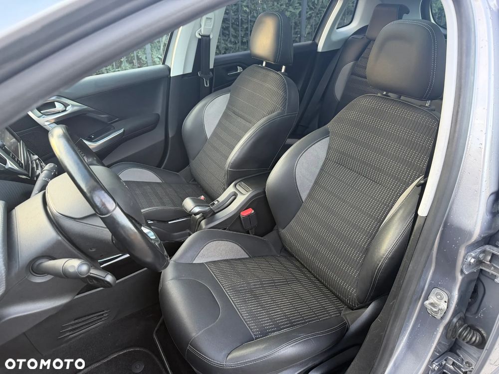 Peugeot 2008 PureTech 110 Stop&Start Allure - 21