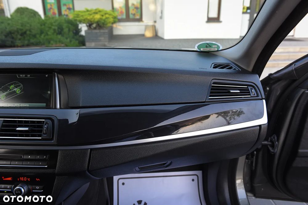 BMW Seria 5 518d Luxury Line - 33