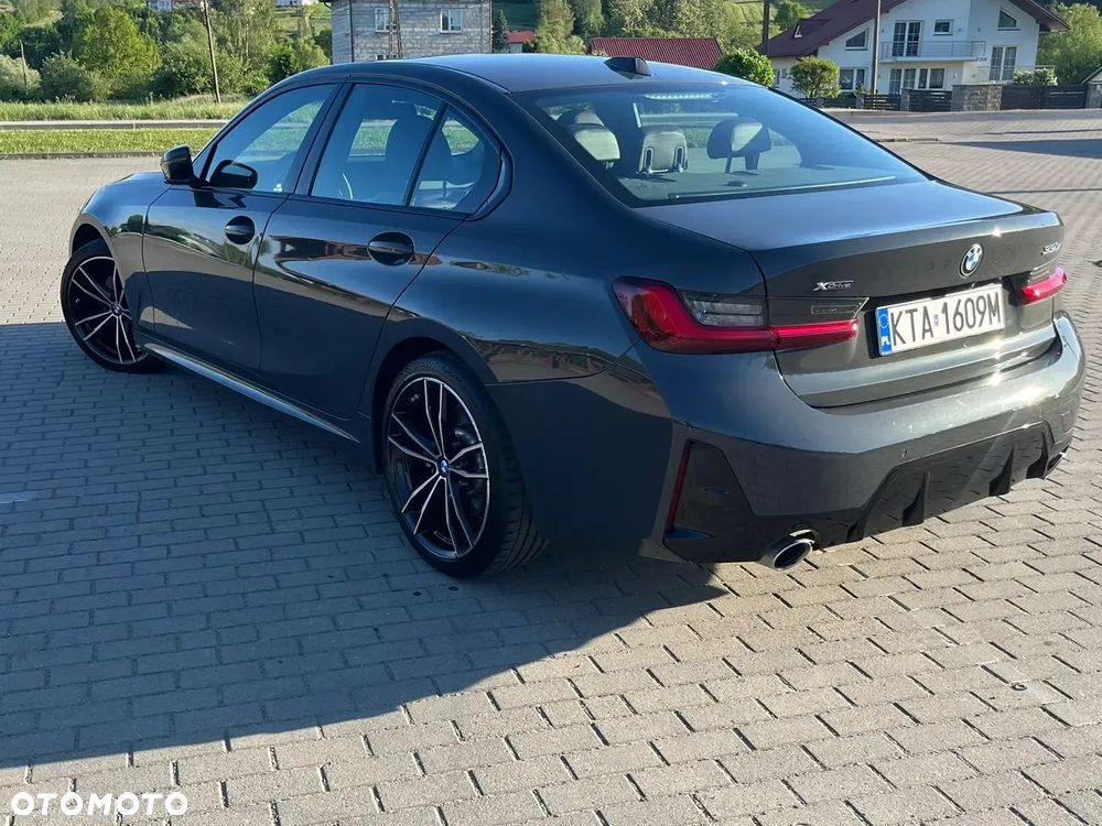 BMW Seria 3 330i M Sport - 12