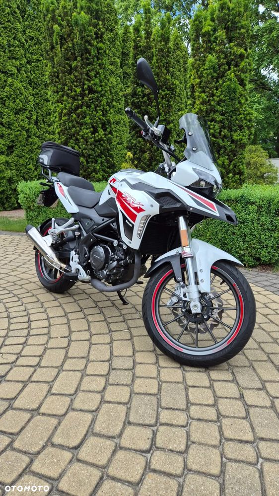 Benelli TRK 251 - 9