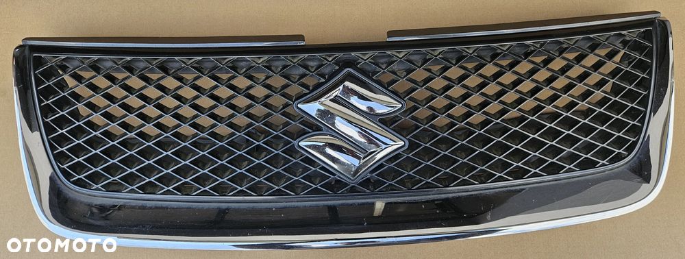 Suzuki Grand Vitara II grill atrapa - 1