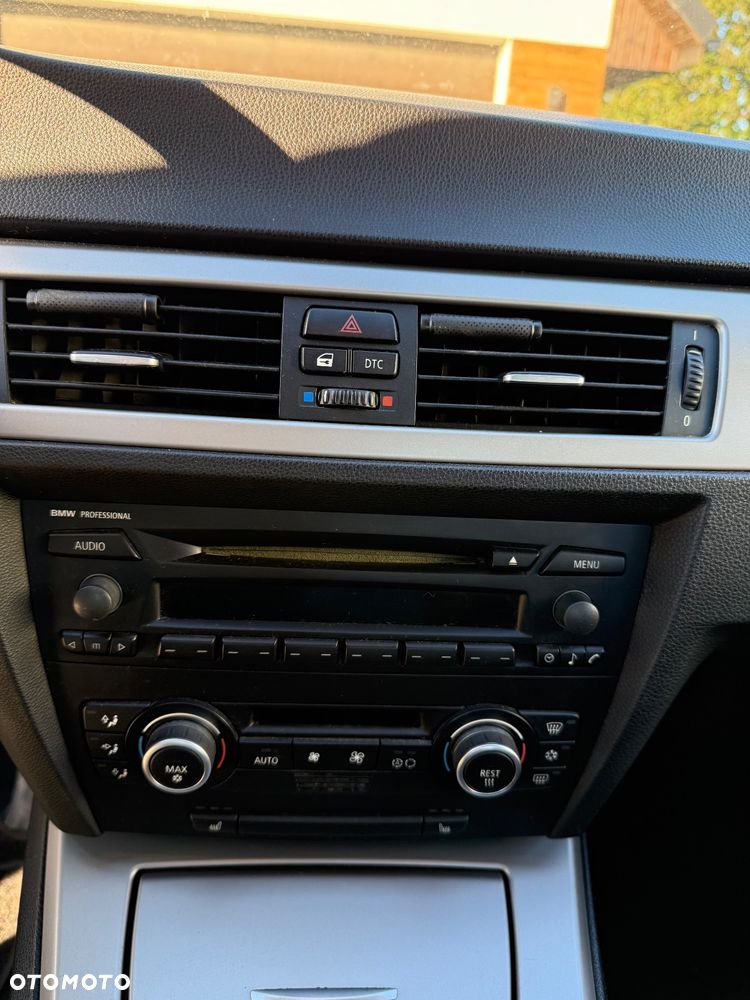 BMW Seria 3 318i - 11