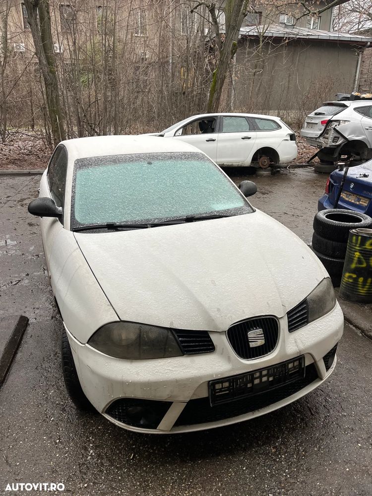 Dezmembrez Seat Ibiza 6L facelift alb 1,4 benzina 2008 BXW - 3