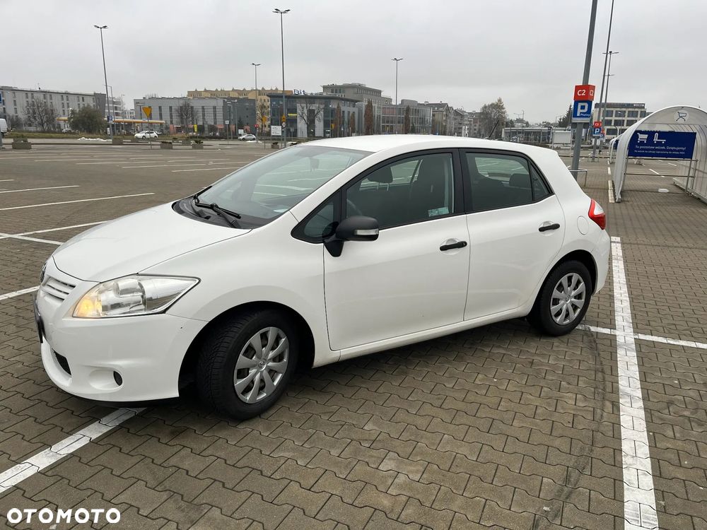 Toyota Auris 1.4 D-4D Terra EU5 - 10