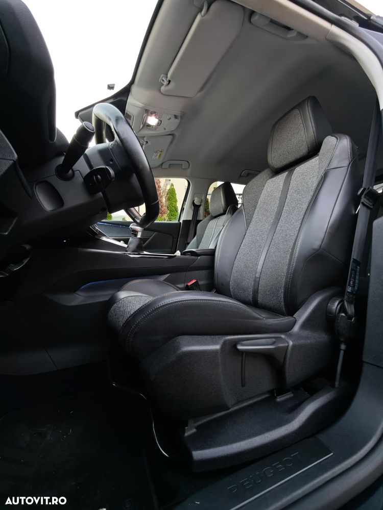 Peugeot 3008 1.2 PureTech Turbo S&S Allure - 16