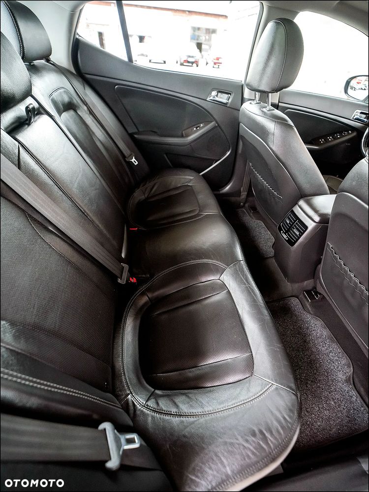 Kia Optima - 35