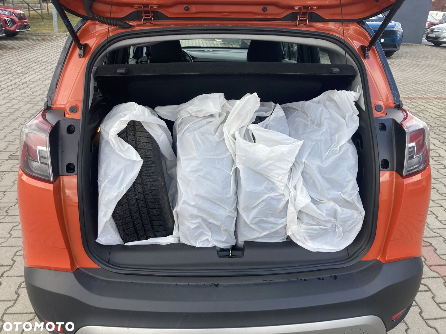 Opel Crossland X 1.2 Essentia - 27