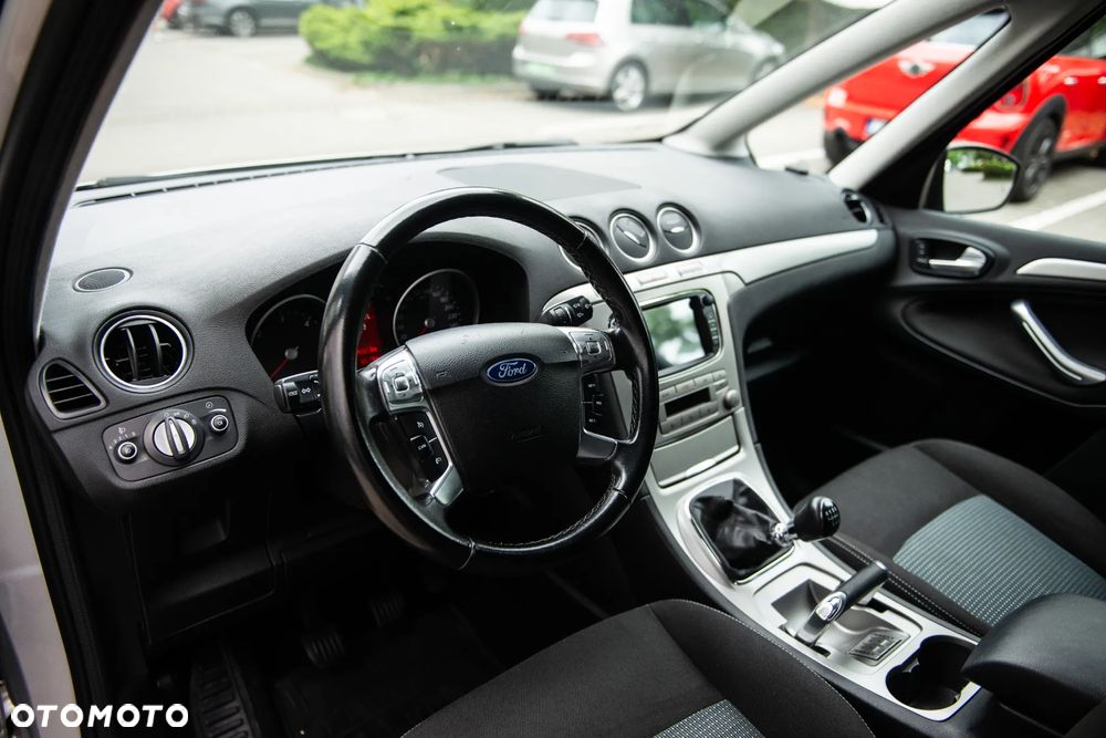 Ford Galaxy 2.0 TDCi Ghia - 17