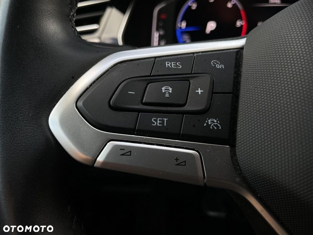 Volkswagen Passat 2.0 TDI Elegance DSG - 18