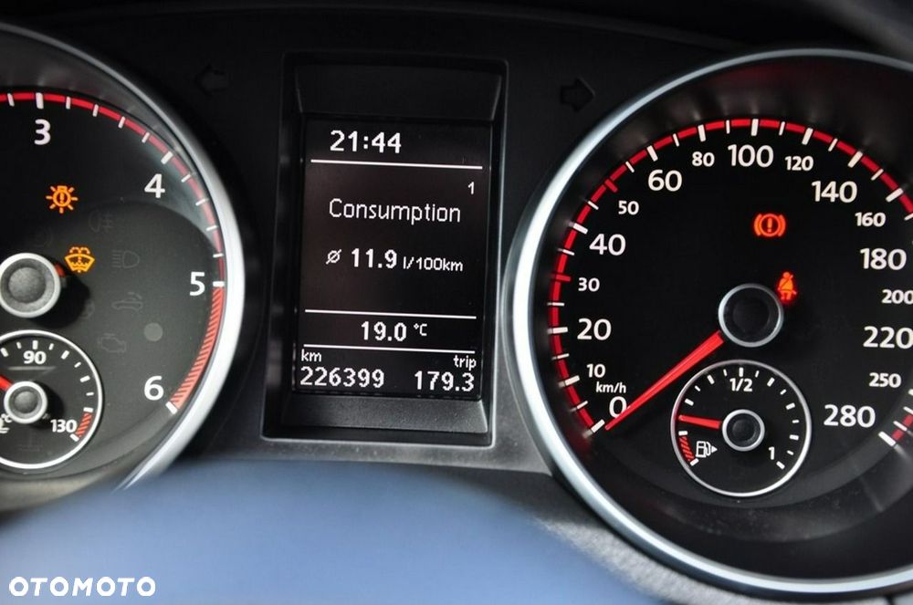 Volkswagen Golf - 36