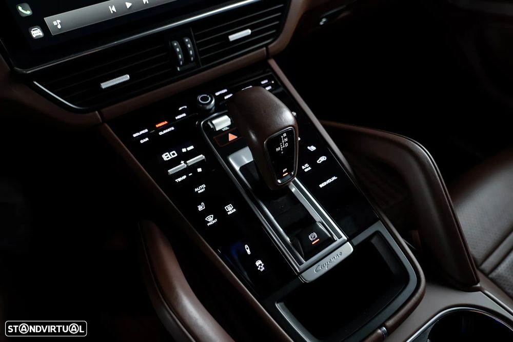 Porsche Cayenne Coupé E-Hybrid Platinum Edition - 26