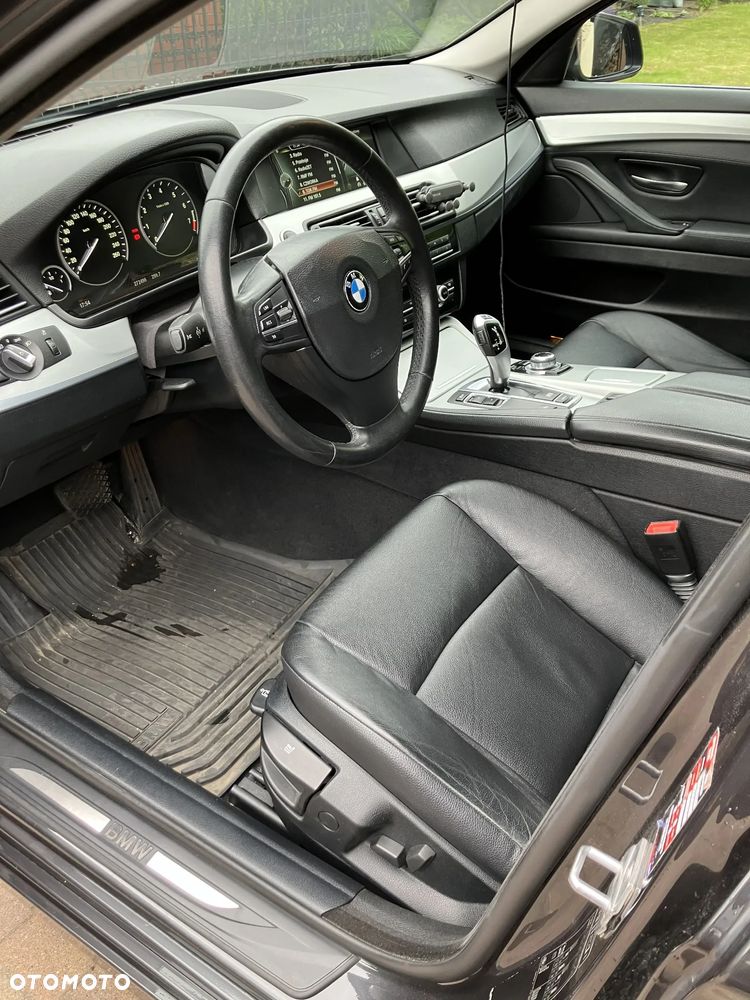 BMW Seria 5 528i xDrive - 8