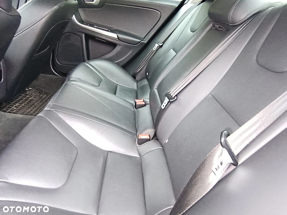 Volvo S60 D2 Drive-E Momentum - 10