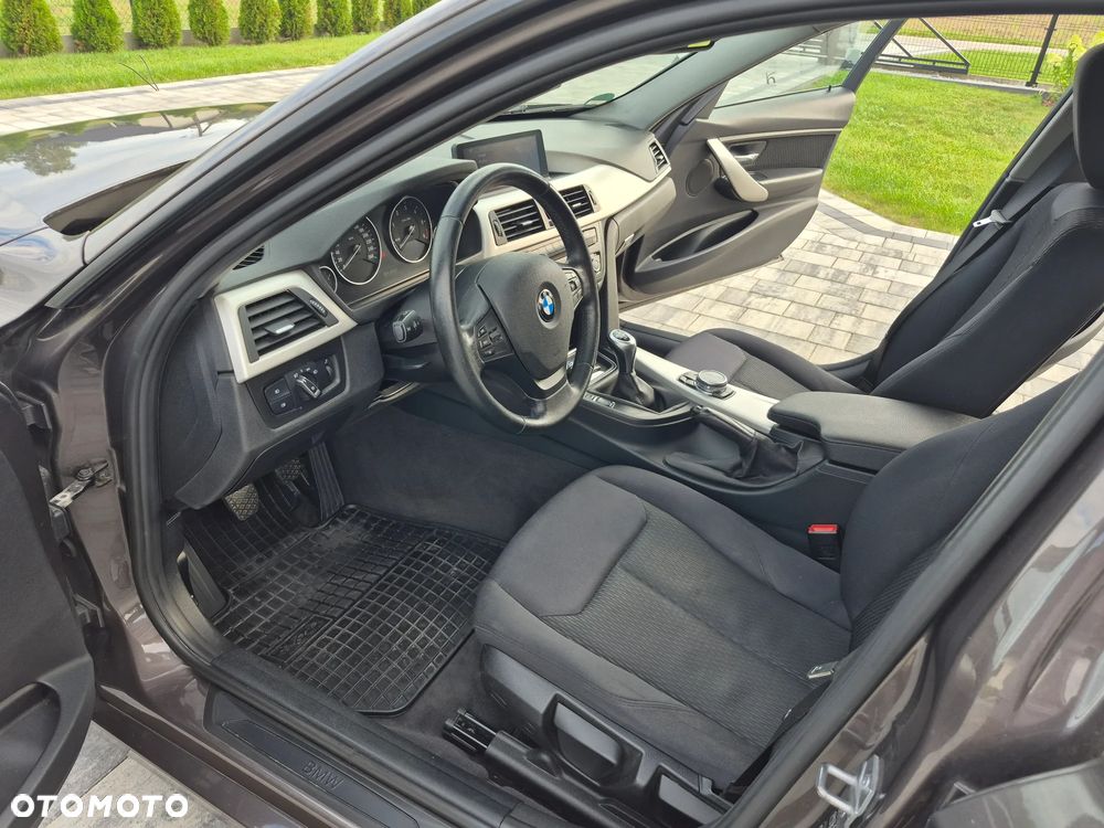 BMW Seria 3 316d - 15