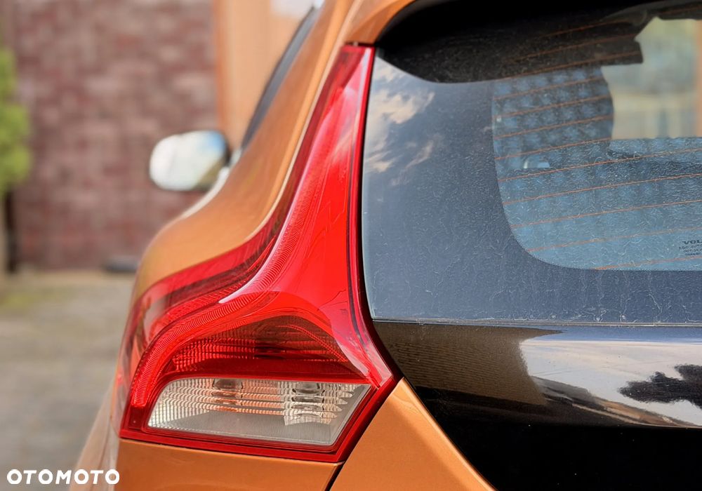 Volvo V40 D2 R Design - 20