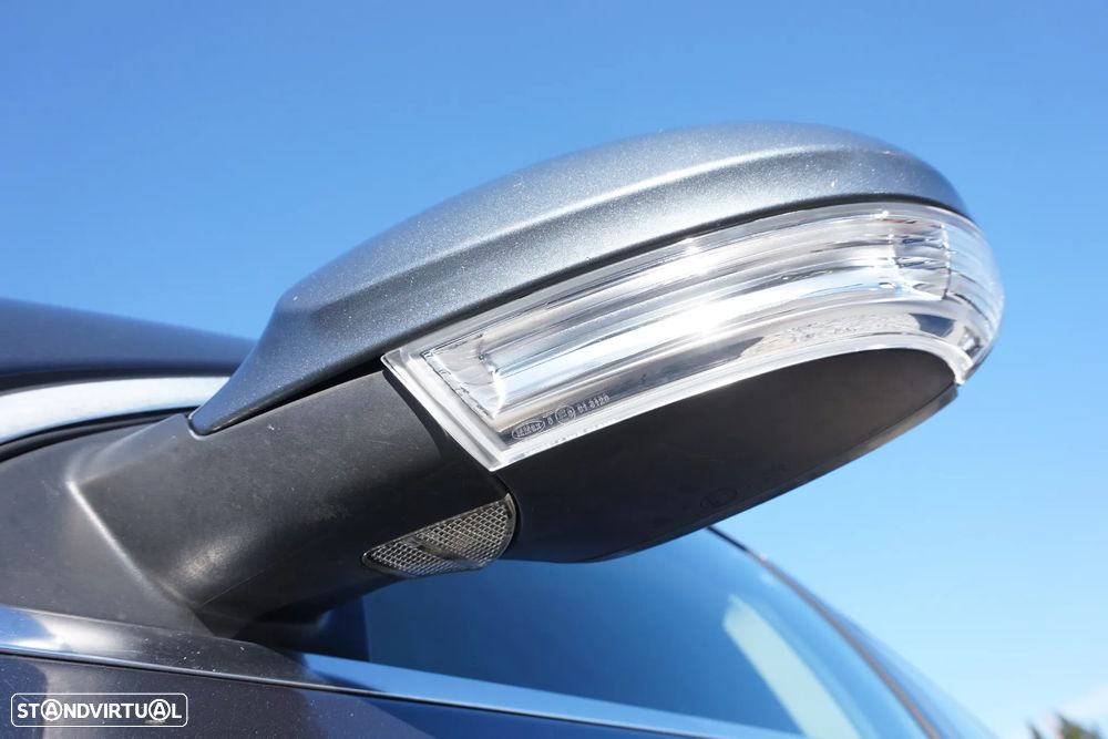 VW Passat 2.0 TDI BM Confortline - 11
