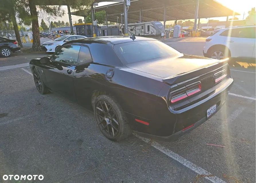 Dodge Challenger - 5