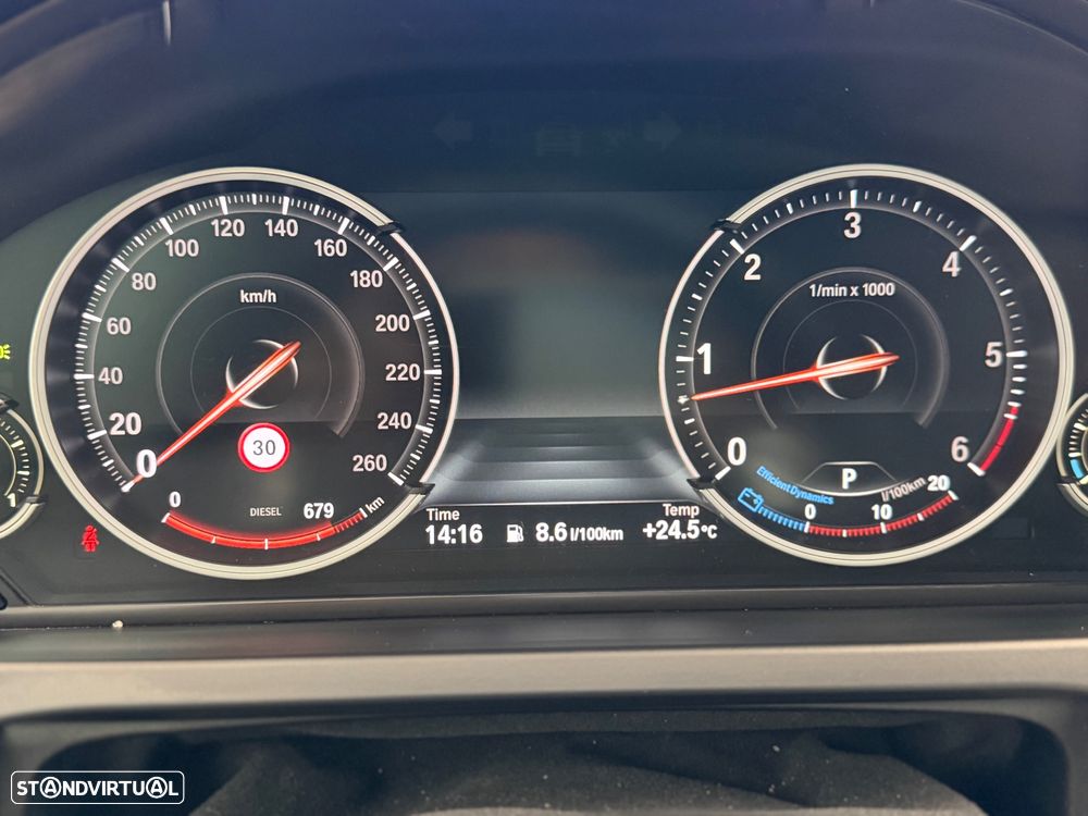 BMW 740 d - 30