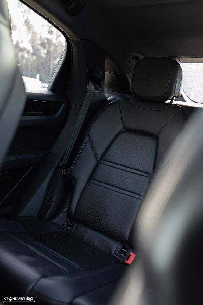 Porsche Cayenne Coupé E-Hybrid - 31