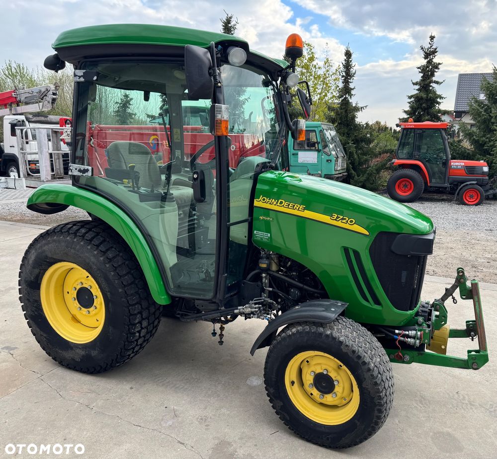 John Deere 3720 - 1