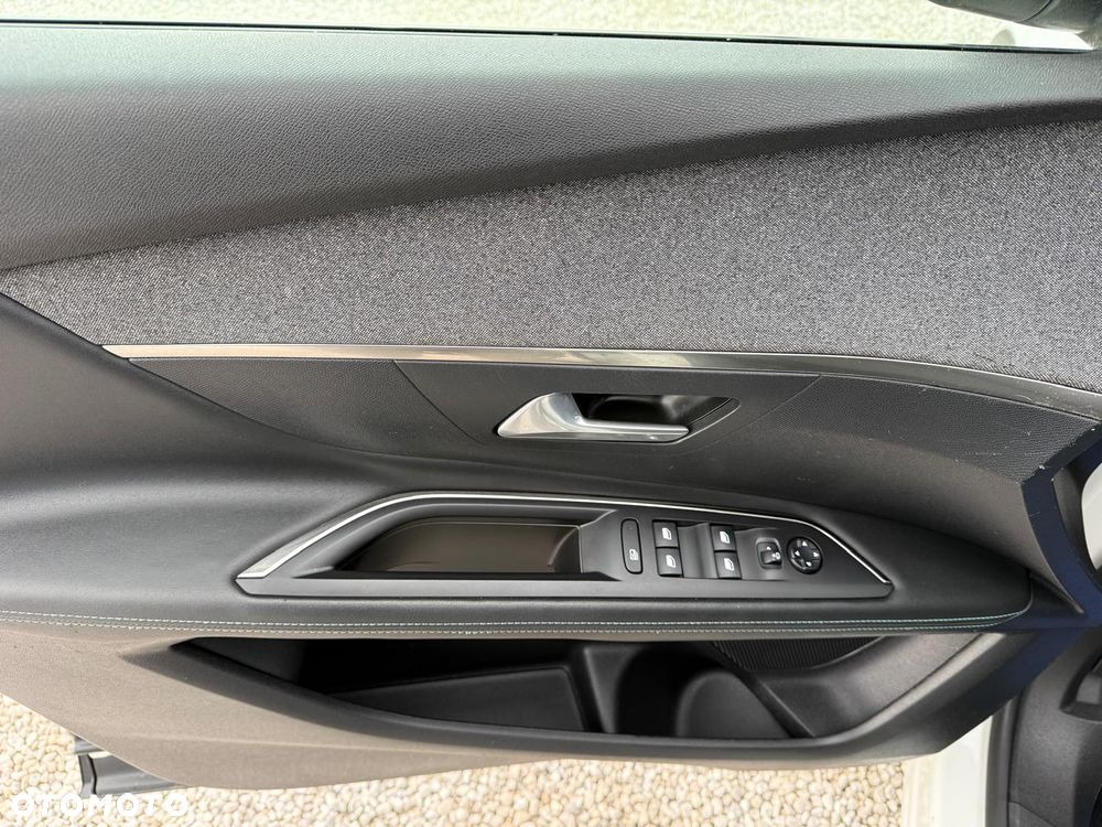 Peugeot 3008 225 e-EAT8 Allure - 20