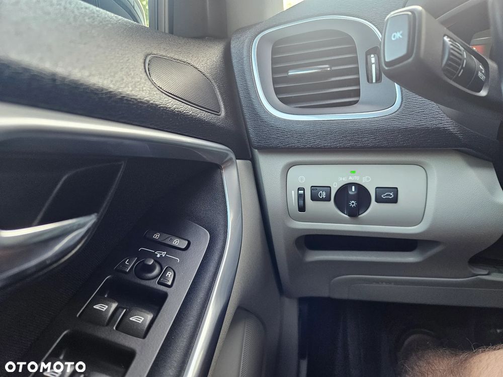 Volvo V40 Cross Country D2 - 25