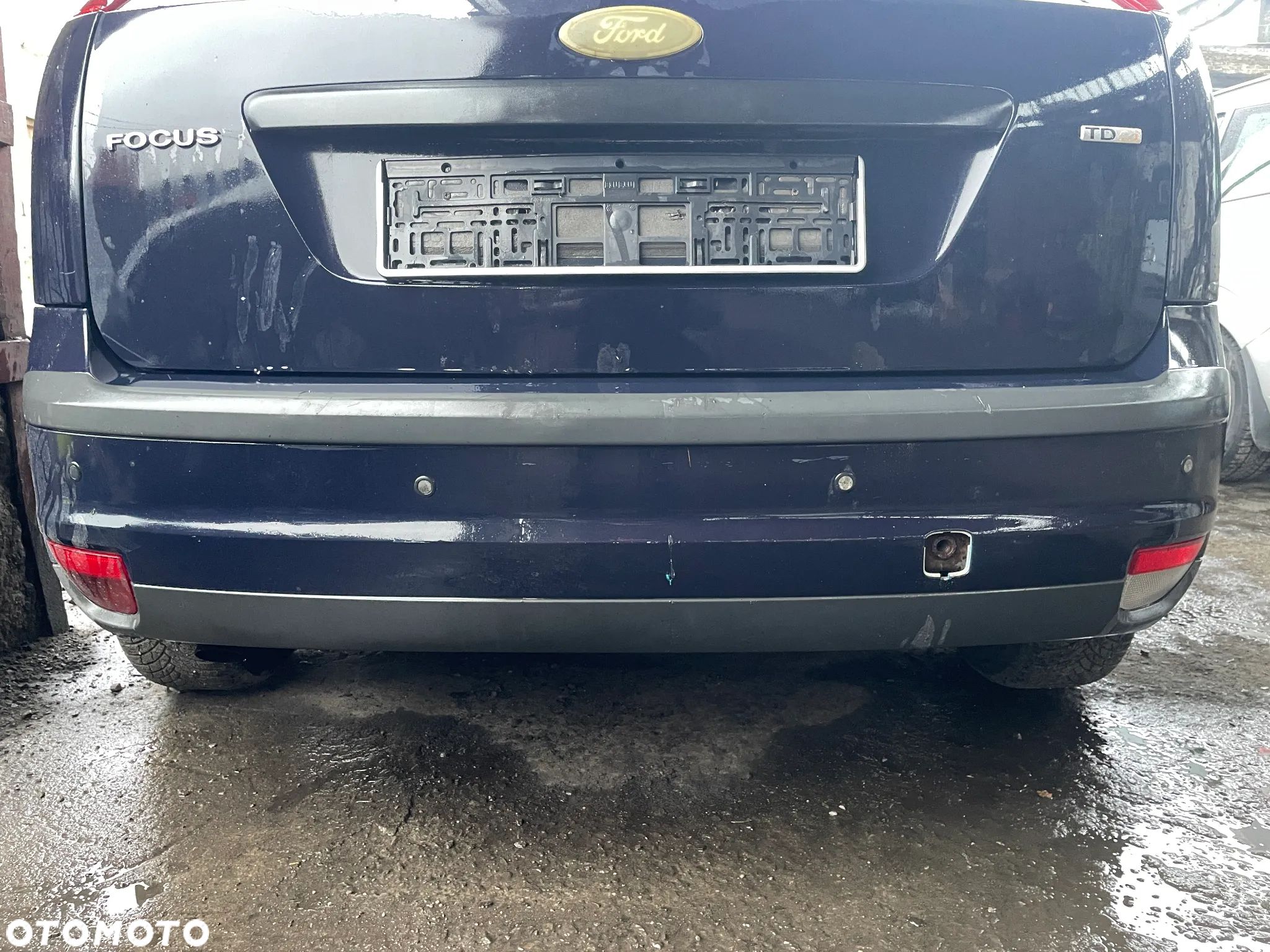 ZDERZAK TYL V3 FORD FOCUS MK II HB - 1