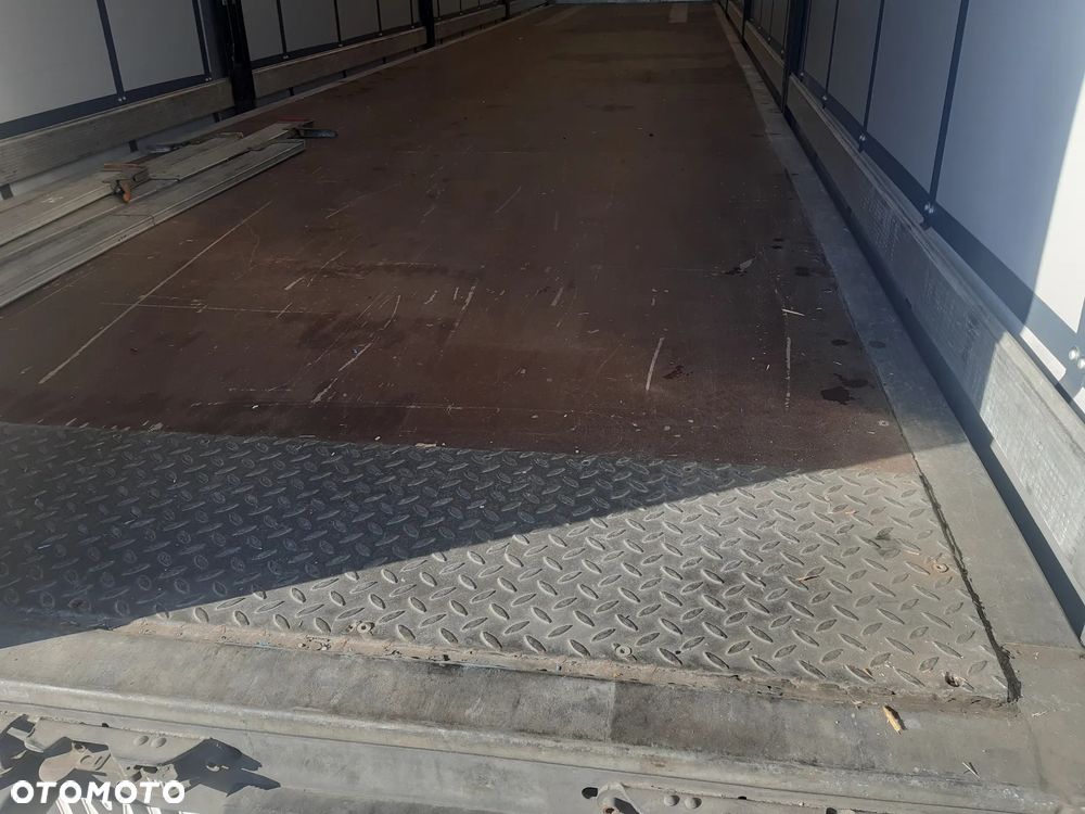 Schmitz Cargobull SCB S3T - 15