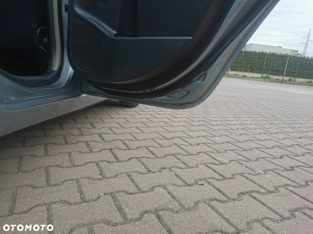 Toyota Yaris 1.4 D-4D Terra A/C - 16