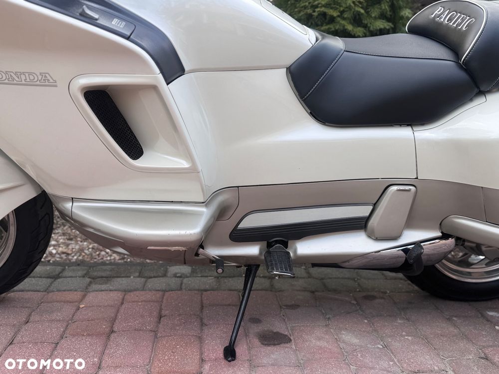 Honda PC - 15