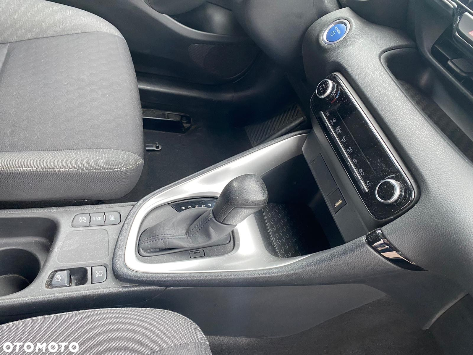 Toyota Yaris Hybrid 1.5 VVT-i - 6
