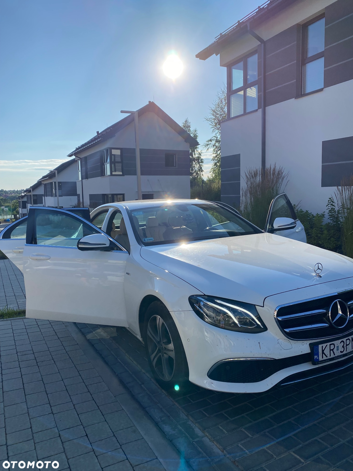 Mercedes-Benz Klasa E 220 d 9G-TRONIC - 4