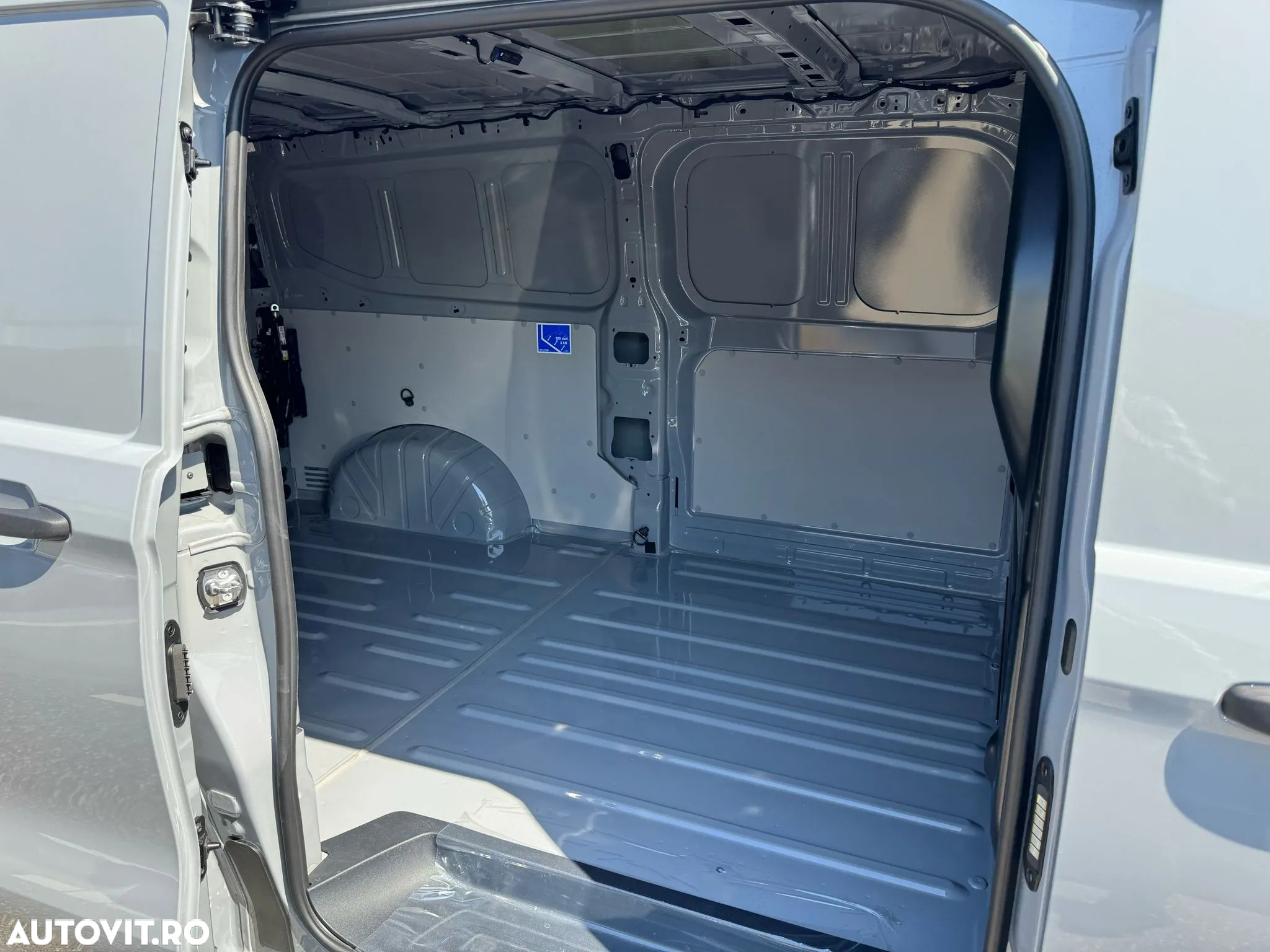 Volkswagen Transporter - 8