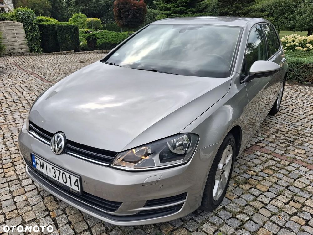 Volkswagen Golf - 1