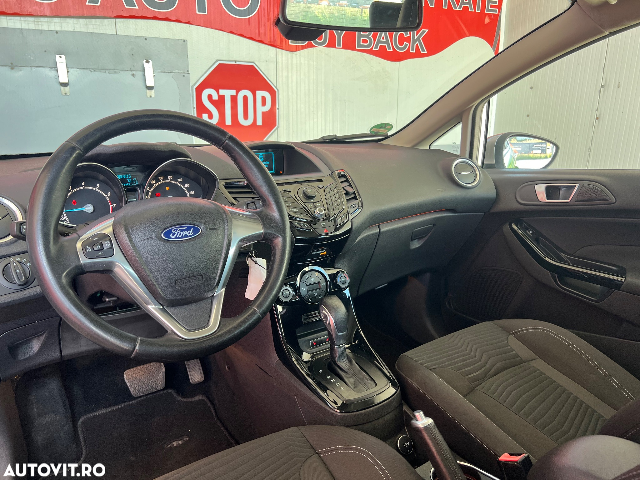 Ford Fiesta 1.0 EcoBoost S&S Aut. TITANIUM - 6