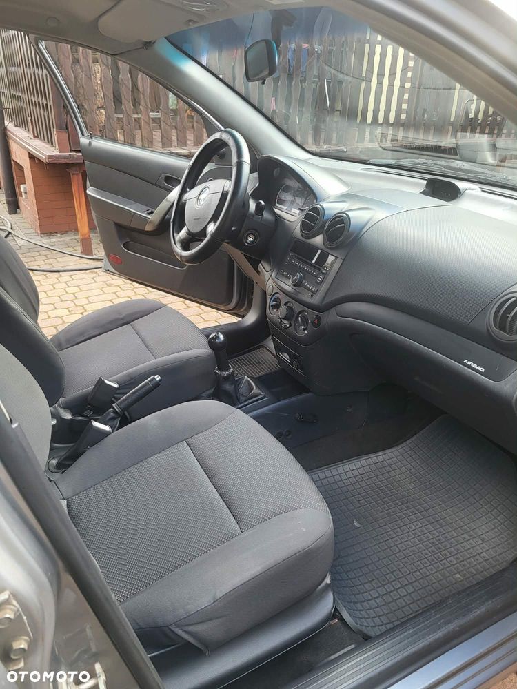 Chevrolet Aveo - 10