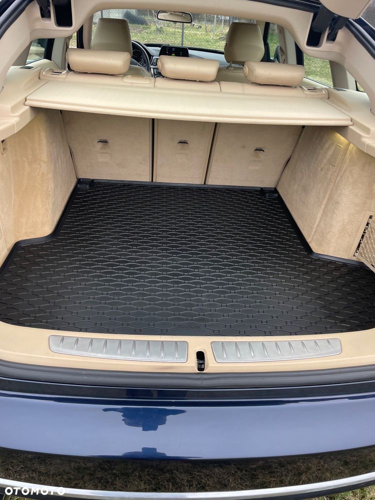 BMW Seria 3 318d Luxury Line - 9