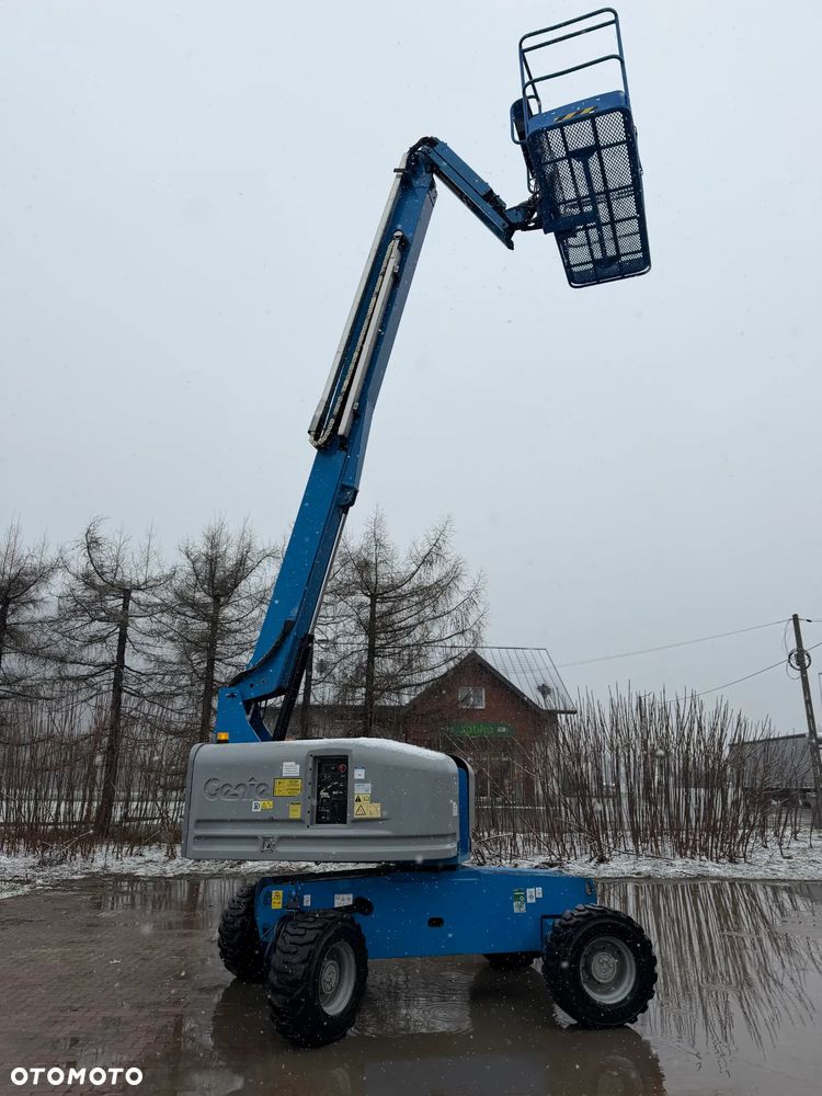Genie S-45 Zwyżka Podnośnik Teleskopowy terenowy 4x4 wysokość 16 m Silnik DEUTZ. Maszyna jak Nowa z Urzędu Norweskiego Komuny! 2016 rok. Spalinowo- elektryczna Zadbana. Zero luzów wycieków! Okazja! 2 x Sterowanie maszyną góra i dół. Przetwornica gniazdo 220 volt. Poziomowanie oraz obrót kosza! OKAZJA. Aktualna Dekra Do 2027 roku !!! - 2