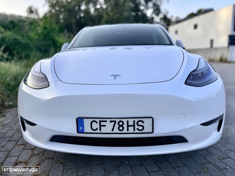 Tesla Model Y - 14