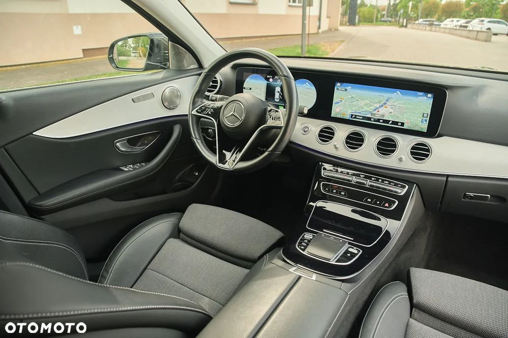 Mercedes-Benz Klasa E 220 d 9G-TRONIC - 23
