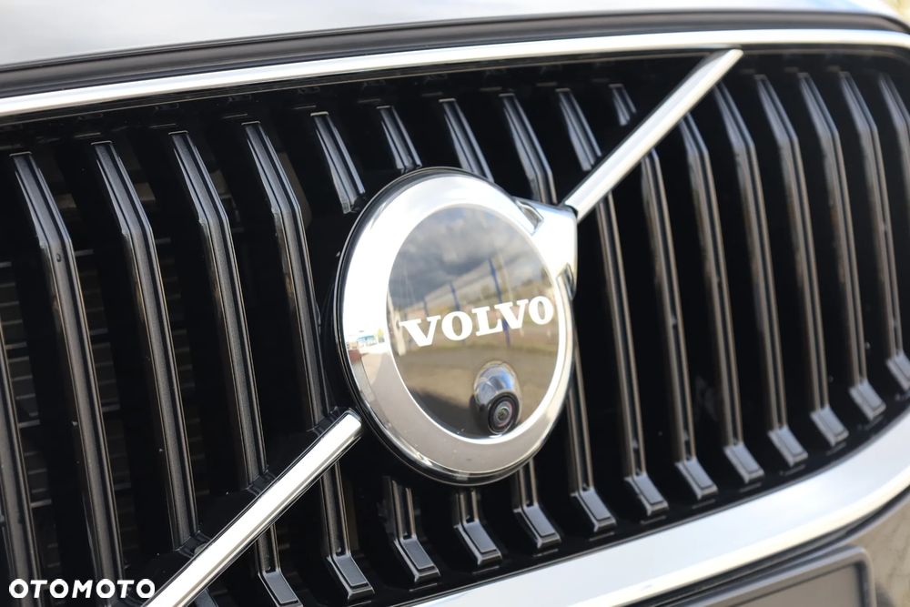 Volvo XC 60 B4 D AWD Geartronic Momentum Pro - 23